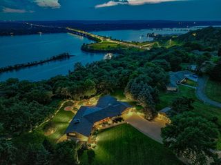 1019 Crest View Drive, Hudson, WI 54016