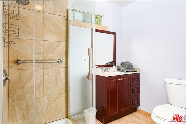 1379 W 37th Place, Los Angeles, CA 90007