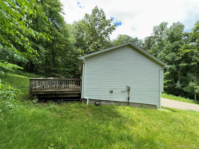 272 Van Wyck Lake Road, Fishkill, NY 12524