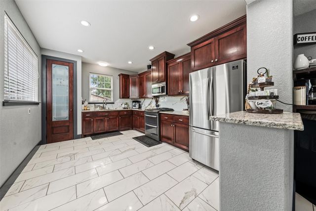 1205 N 17th Street, Waco, TX 76707