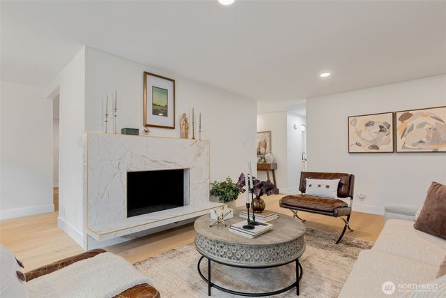 10009 45th Avenue NE, Seattle, WA 98125