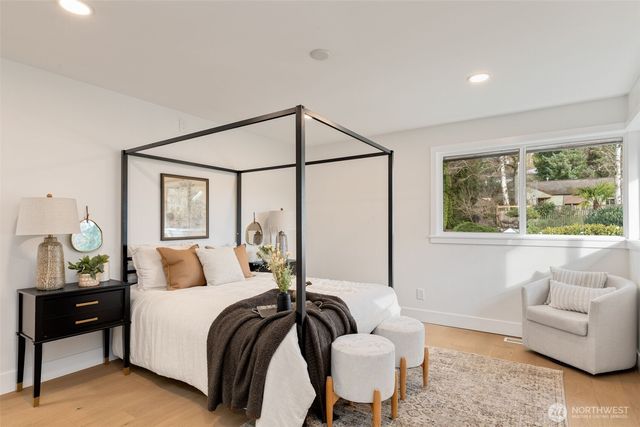 10009 45th Avenue NE, Seattle, WA 98125