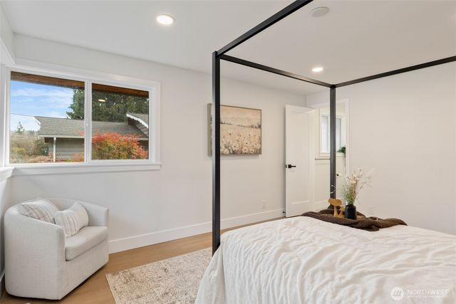 10009 45th Avenue NE, Seattle, WA 98125