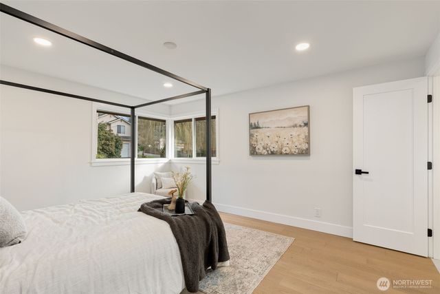 10009 45th Avenue NE, Seattle, WA 98125