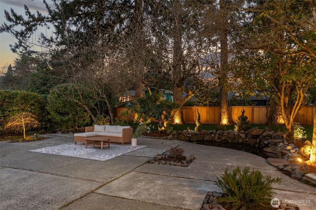 10009 45th Avenue NE, Seattle, WA 98125