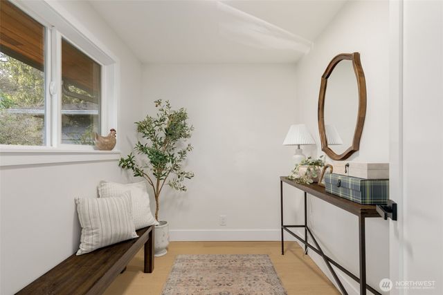 10009 45th Avenue NE, Seattle, WA 98125