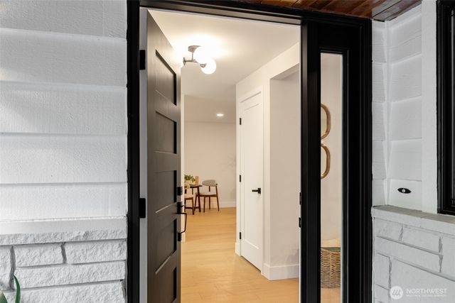 10009 45th Avenue NE, Seattle, WA 98125