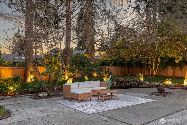 10009 45th Avenue NE, Seattle, WA 98125