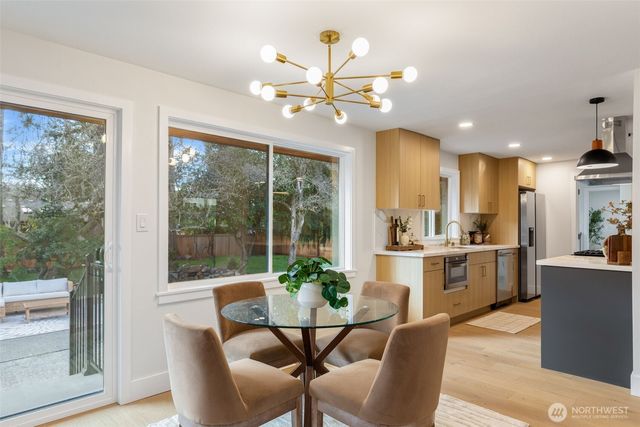 10009 45th Avenue NE, Seattle, WA 98125