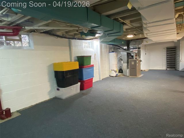 2016 W 12 Mile Road, Royal Oak, MI 48073