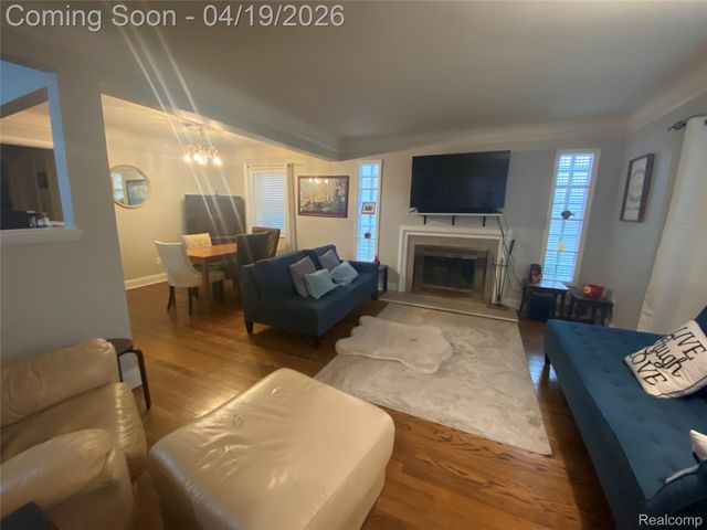 2016 W 12 Mile Road, Royal Oak, MI 48073