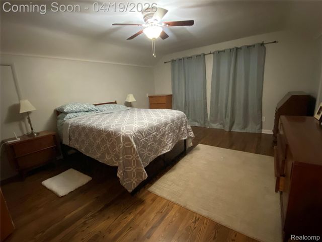 2016 W 12 Mile Road, Royal Oak, MI 48073