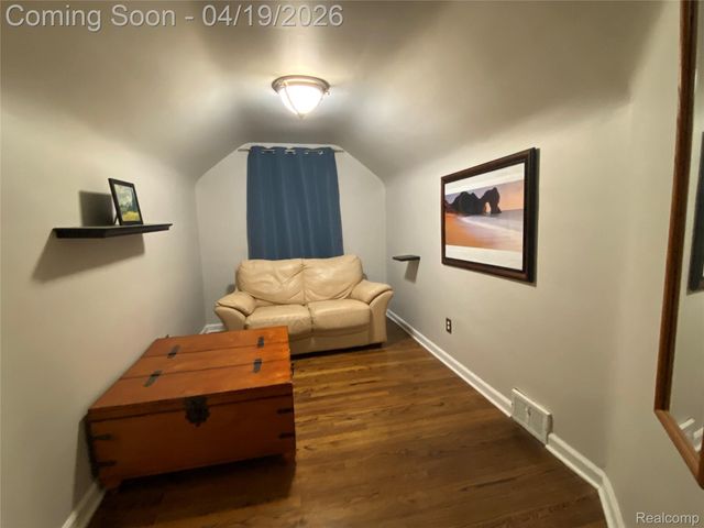 2016 W 12 Mile Road, Royal Oak, MI 48073