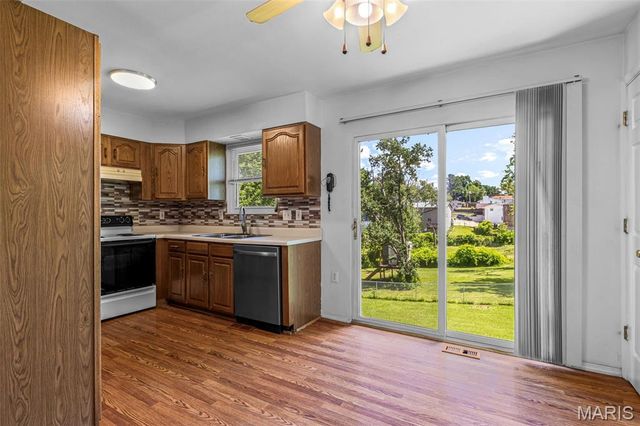 2831 Corral Estates Drive, Arnold, MO 63010