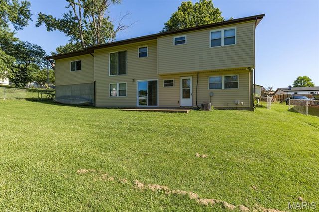 2831 Corral Estates Drive, Arnold, MO 63010