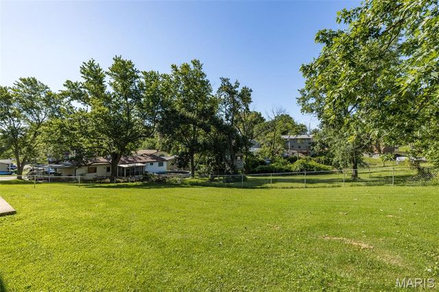 2831 Corral Estates Drive, Arnold, MO 63010