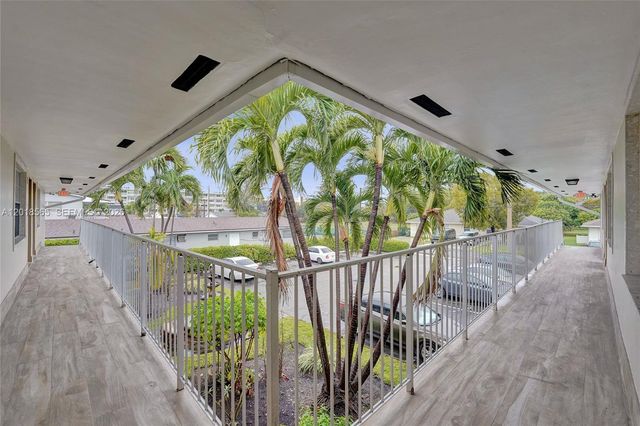 111 SE 4th Ave 8, Hallandale Beach, FL 33009