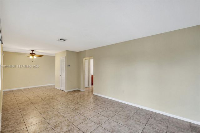 111 SE 4th Ave 8, Hallandale Beach, FL 33009