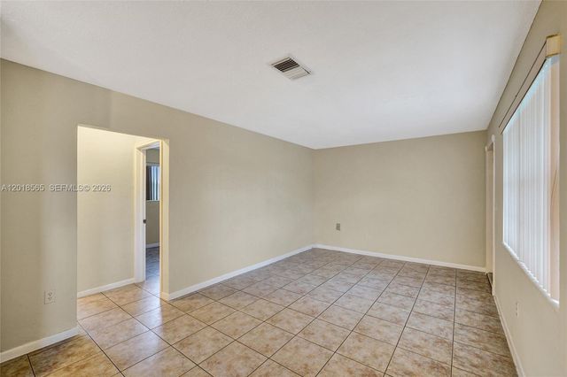 111 SE 4th Ave 8, Hallandale Beach, FL 33009