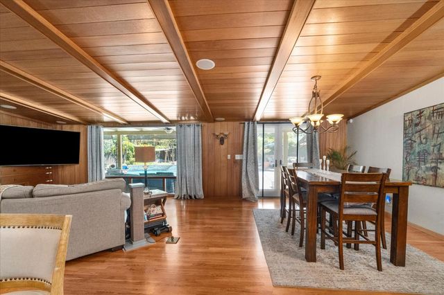 1010 Edgebrook Dr, Modesto, CA 95354
