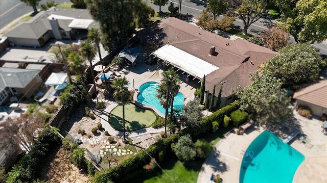 1010 Edgebrook Dr, Modesto, CA 95354