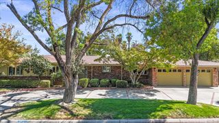 1010 Edgebrook Dr, Modesto, CA 95354