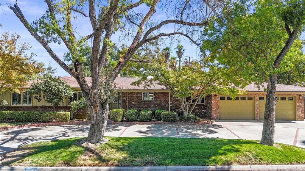 1010 Edgebrook Dr, Modesto, CA 95354