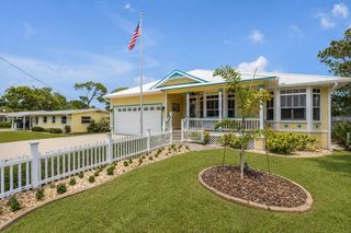 521 S PENINSULA AVENUE, New Smyrna Beach, FL 32169
