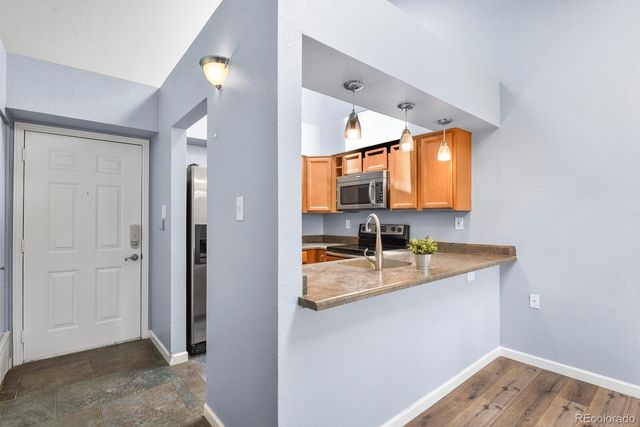 6475 S Dayton Street 307, Englewood, CO 80111