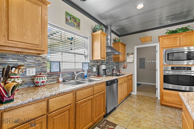 395 Parker Drive, Belgrade, MT 59714