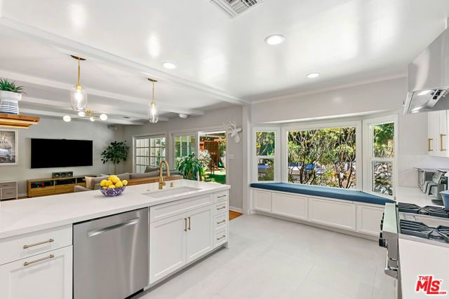 3644 Goodland Avenue, Los Angeles, CA 91604