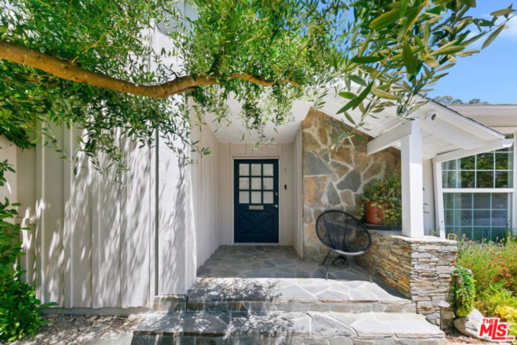 3644 Goodland Avenue, Los Angeles, CA 91604