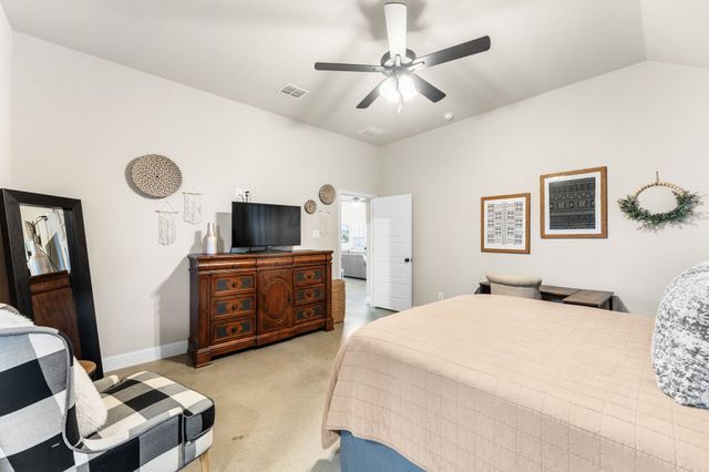 216 Rees Avenue, Godley, TX 76044