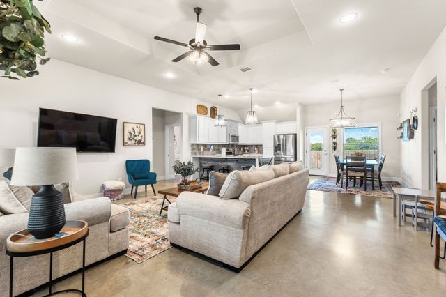 216 Rees Avenue, Godley, TX 76044