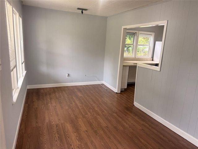 8425 N JONES AVENUE, Tampa, FL 33604