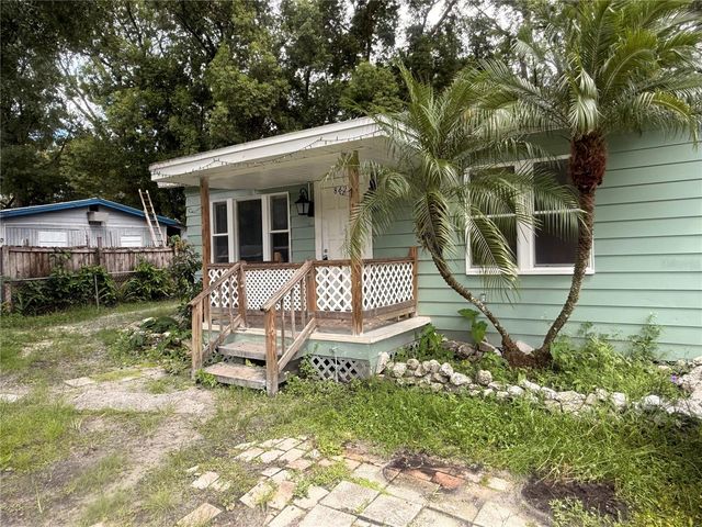 8425 N JONES AVENUE, Tampa, FL 33604