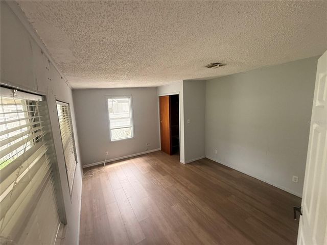 8425 N JONES AVENUE, Tampa, FL 33604