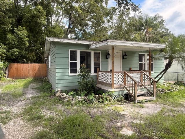 8425 N JONES AVENUE, Tampa, FL 33604