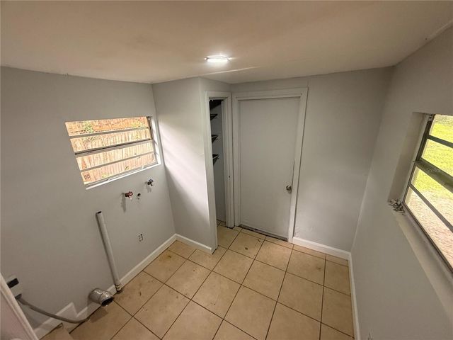 8425 N JONES AVENUE, Tampa, FL 33604