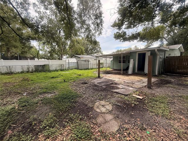 8425 N JONES AVENUE, Tampa, FL 33604