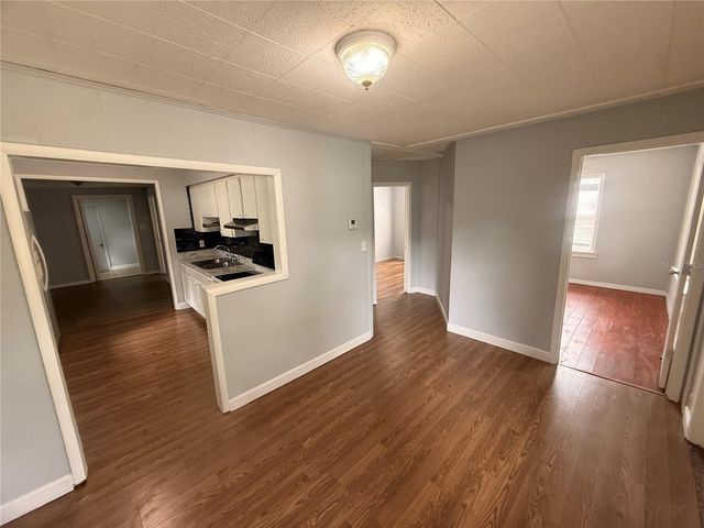8425 N JONES AVENUE, Tampa, FL 33604