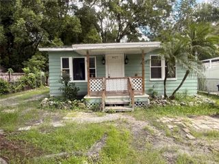 8425 N JONES AVENUE, Tampa, FL 33604