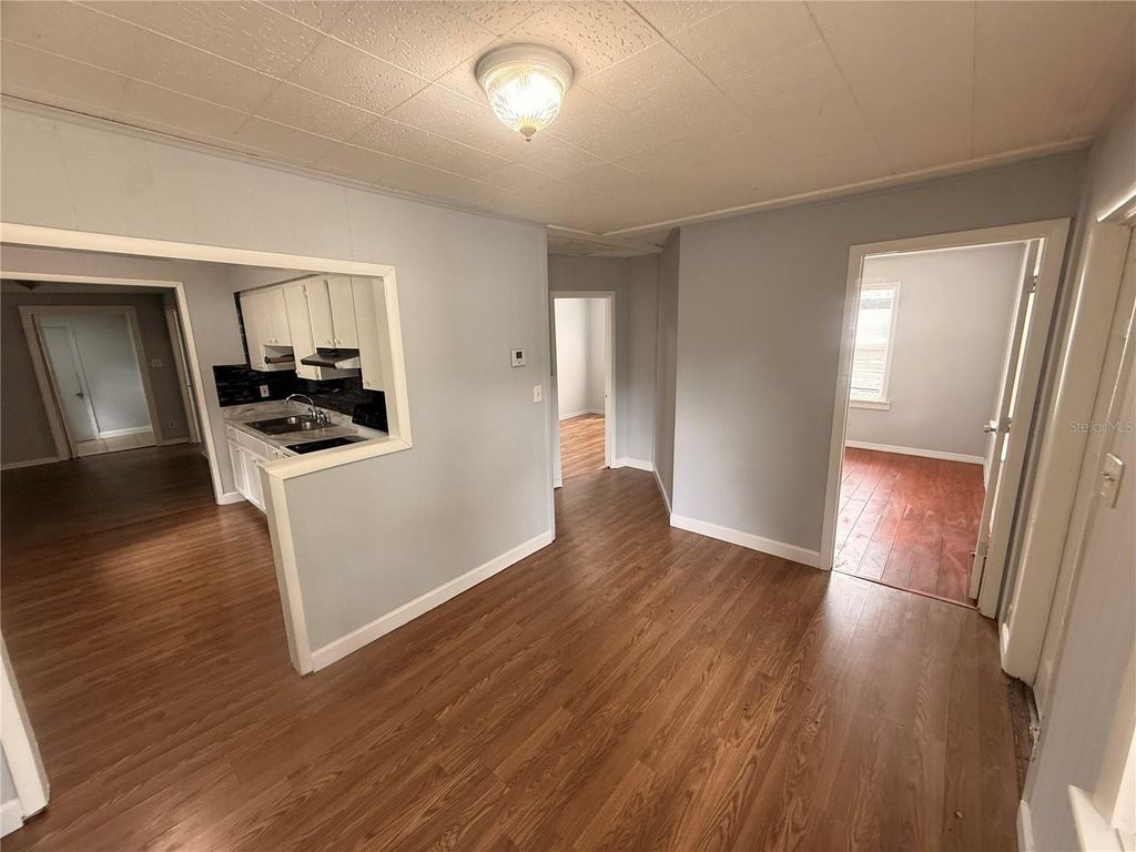 Image 11 of property listing at 8425 N JONES AVENUE, Tampa, FL 33604