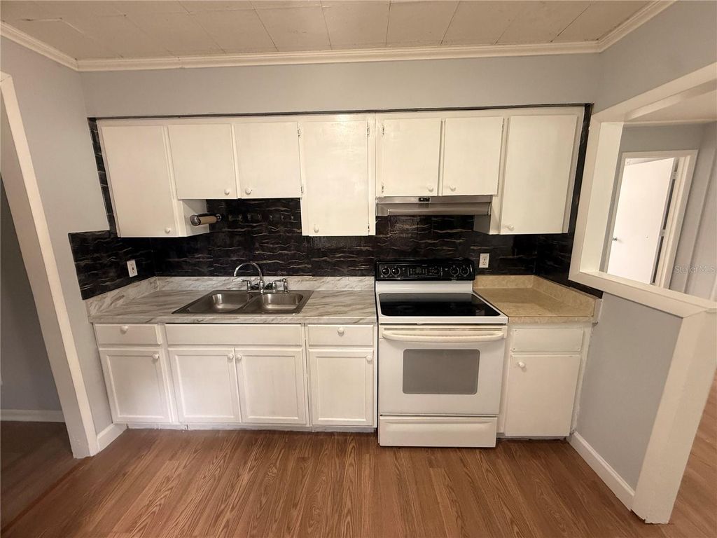 Image 14 of property listing at 8425 N JONES AVENUE, Tampa, FL 33604
