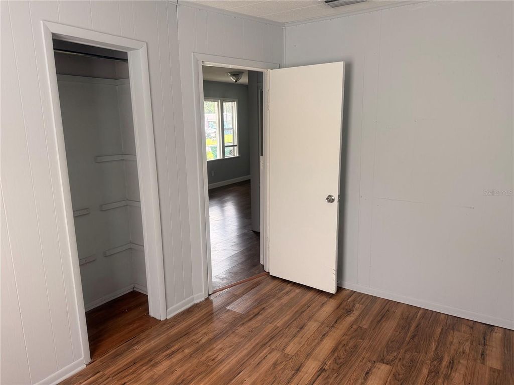 Image 20 of property listing at 8425 N JONES AVENUE, Tampa, FL 33604