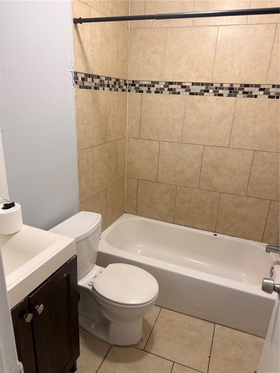 Image 23 of property listing at 8425 N JONES AVENUE, Tampa, FL 33604