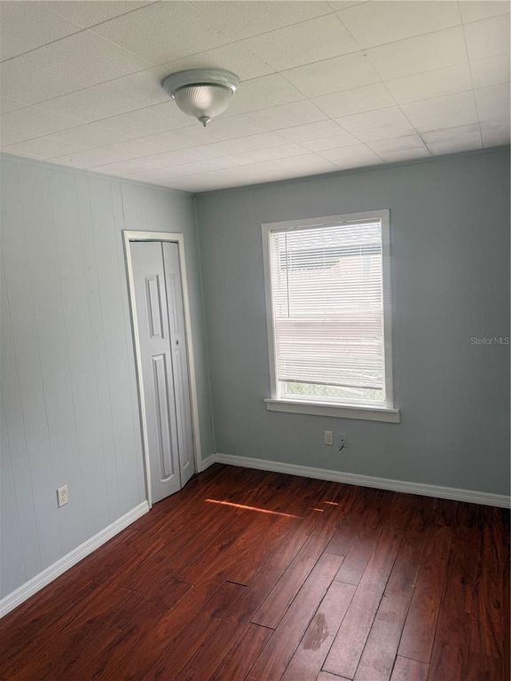 Image 27 of property listing at 8425 N JONES AVENUE, Tampa, FL 33604