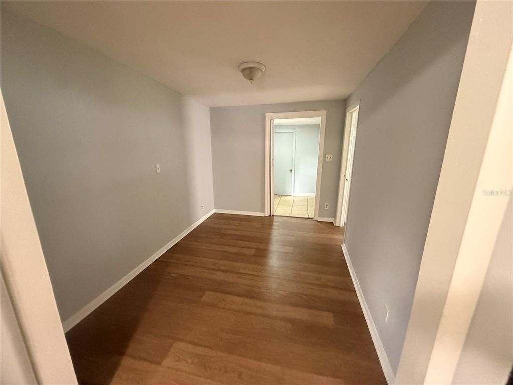 Image 29 of property listing at 8425 N JONES AVENUE, Tampa, FL 33604