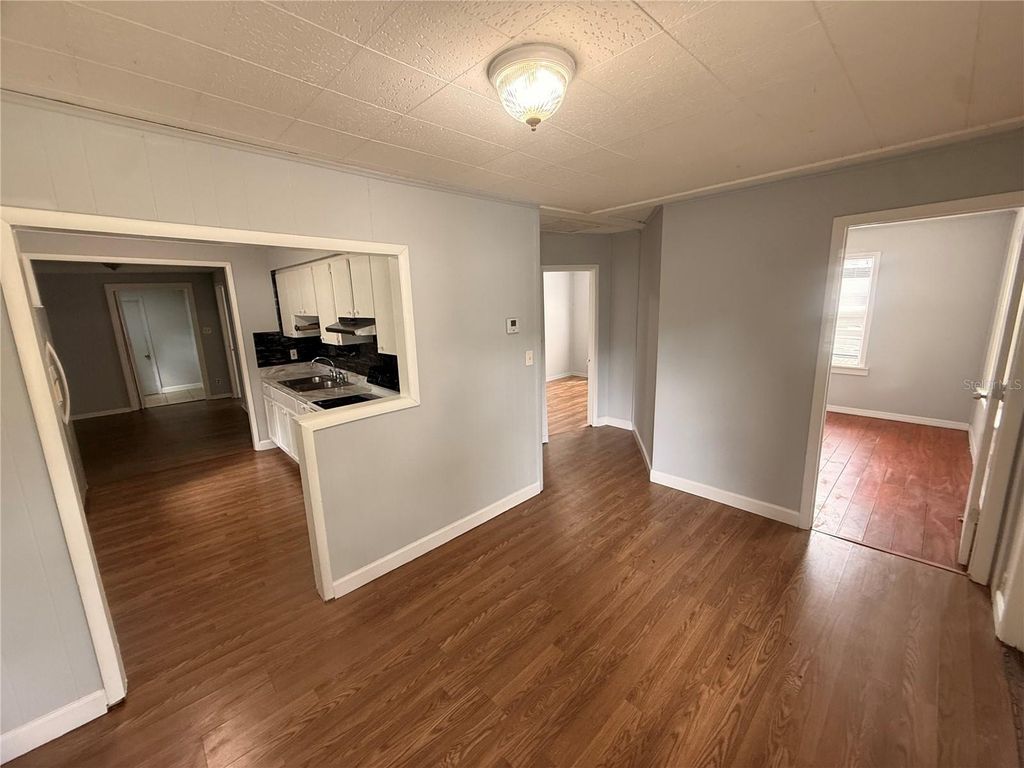 Image 9 of property listing at 8425 N JONES AVENUE, Tampa, FL 33604