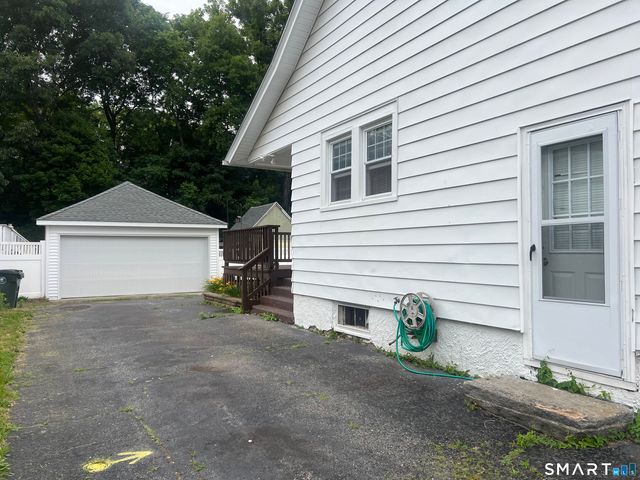 39 Geer Avenue, Norwich, CT 06360